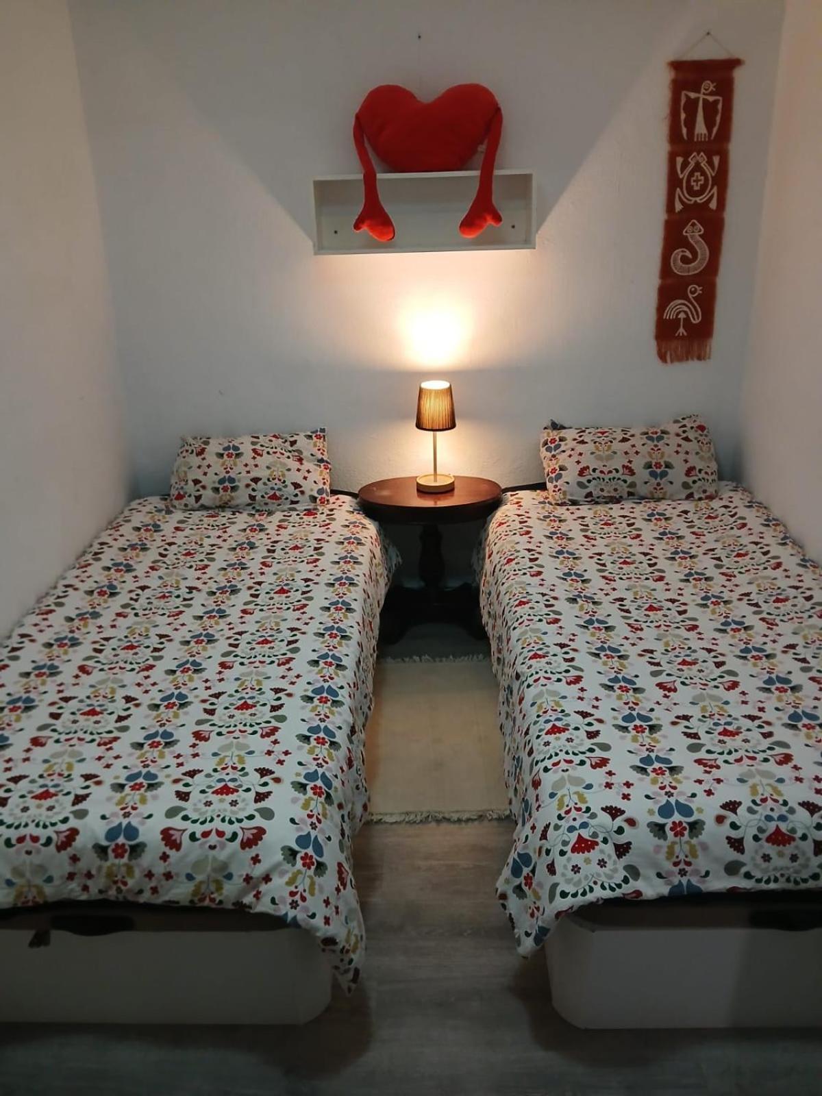 Piso Para 4 Con 2 Parking En Casco Historico De Zaragoza 2 Noches Minimo Saragoça Exterior foto