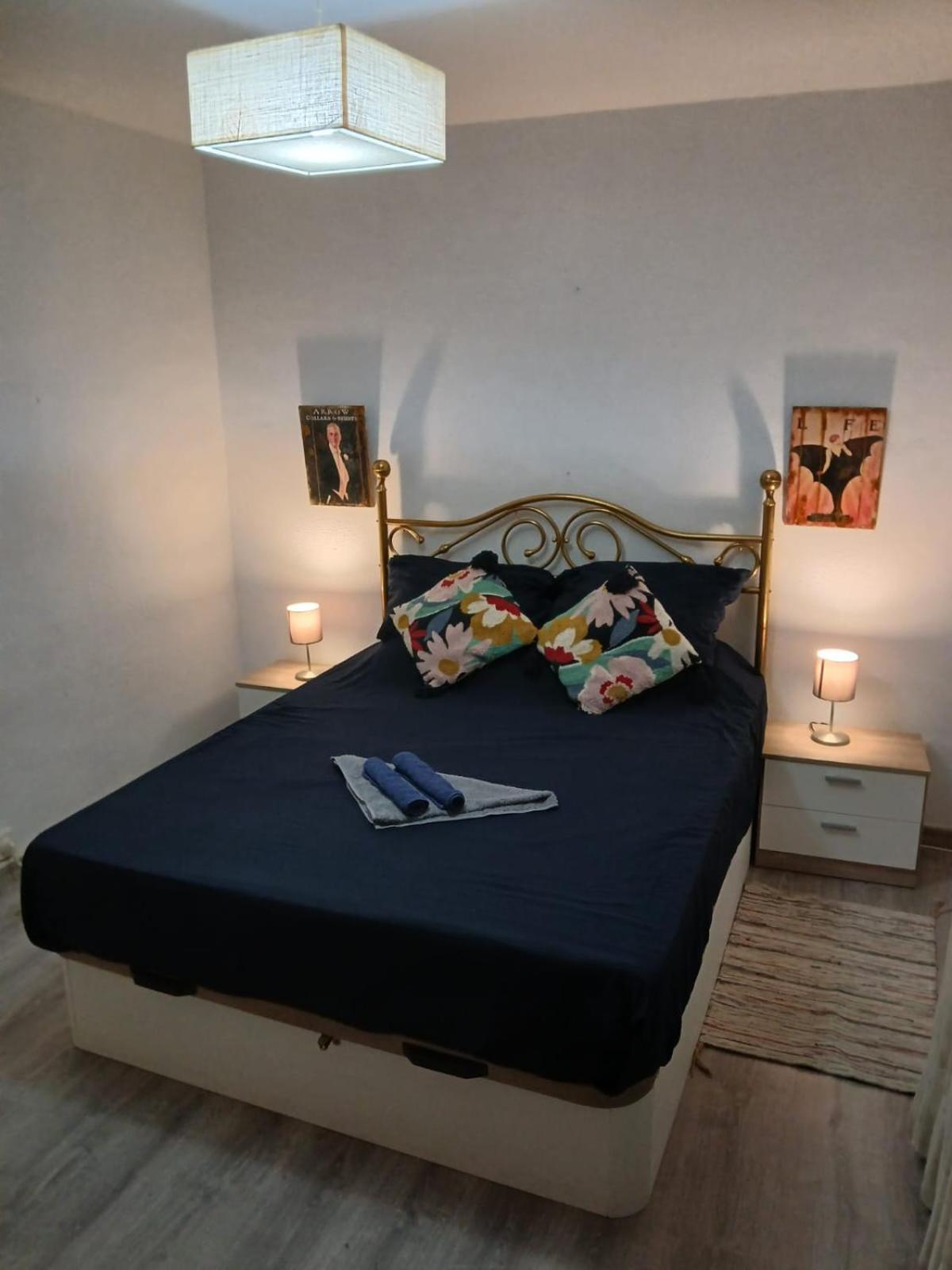 Piso Para 4 Con 2 Parking En Casco Historico De Zaragoza 2 Noches Minimo Saragoça Exterior foto